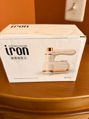 Portable Travel Steam Iron Mini Electric Clothes Iron Compact Garment Steamer K1